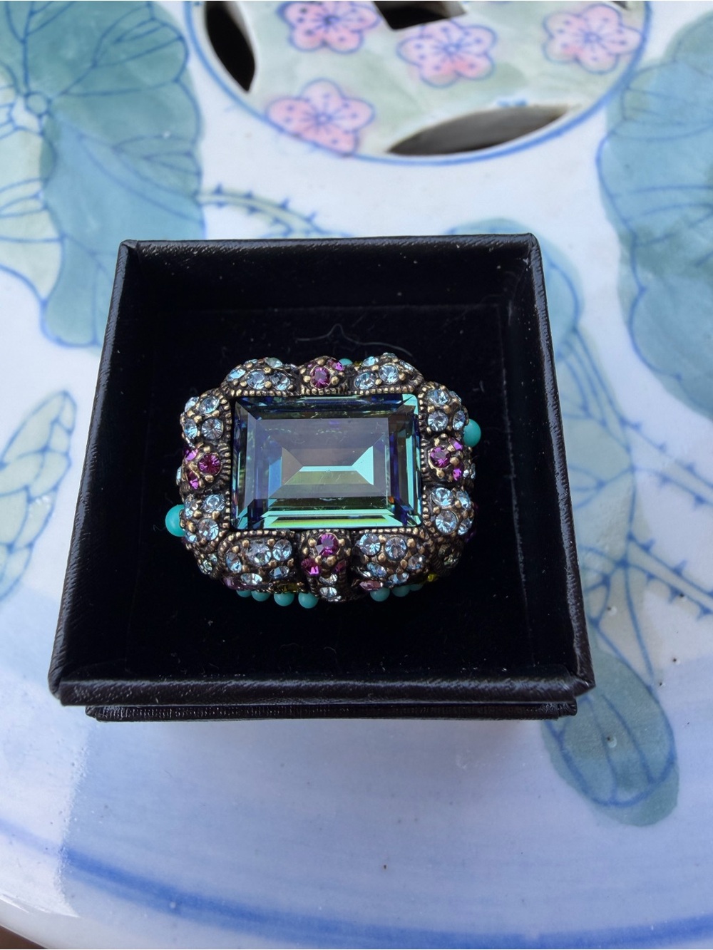 Heidi Daus ‘Damselfly’ Multi-Crystal Dragonfly Cocktail Ring.” Size 5 - Picture 8 of 11